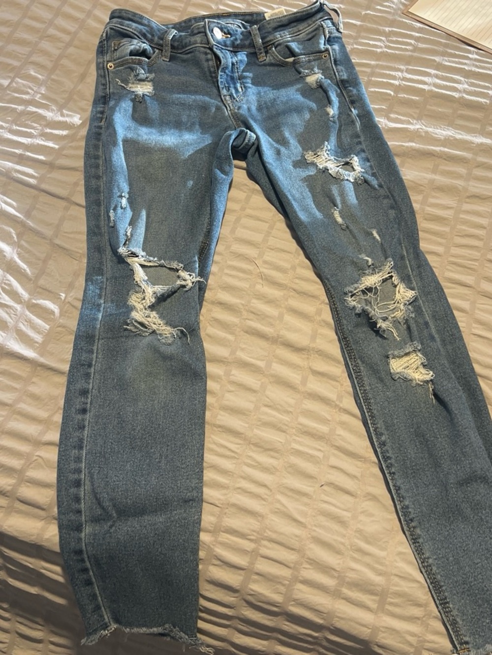 Old navy Women’s Distressed Blue Skinny Jeans